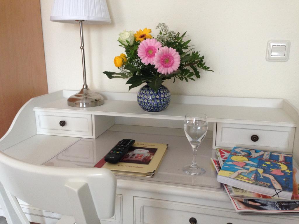 Clausen Hotel Westerland Bagian luar foto